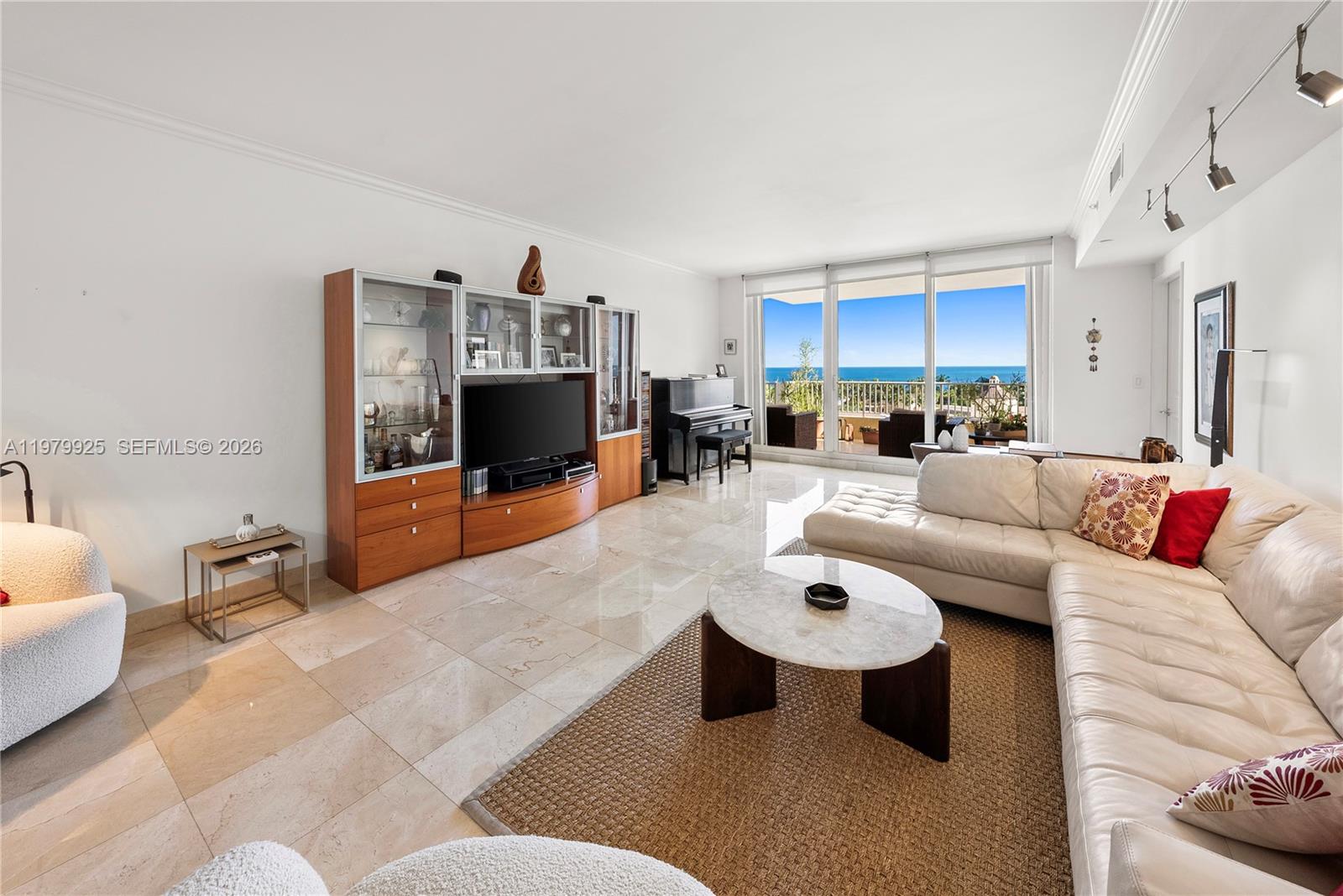 CLUB TOWER THREE CONDO - Residential Lease