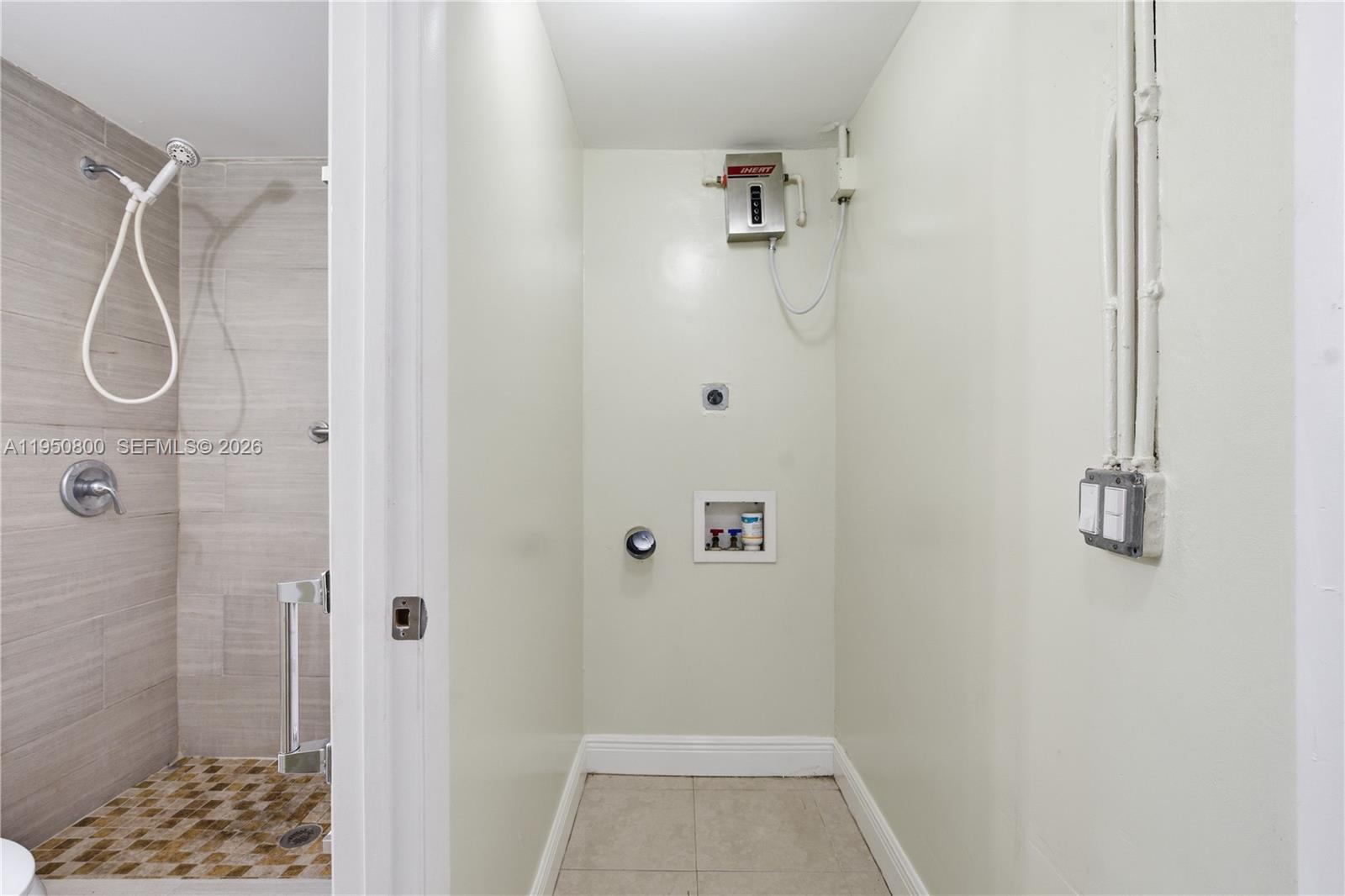 LAKE AIRE ESTATES - Residential