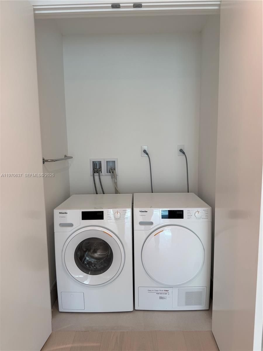 LA BAIA BAY HARBOR ISLANDS - Residential