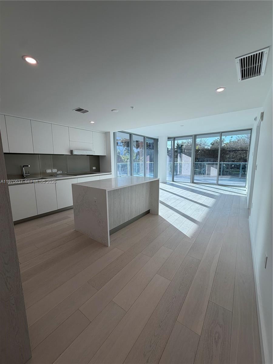 LA BAIA BAY HARBOR ISLANDS - Residential