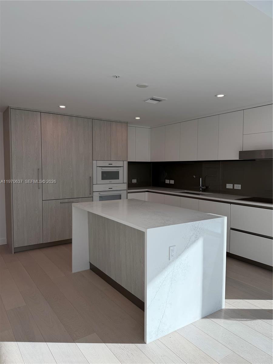 LA BAIA BAY HARBOR ISLANDS - Residential