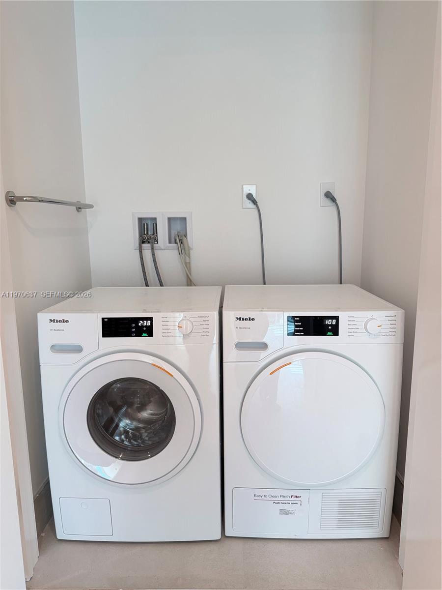 LA BAIA BAY HARBOR ISLANDS - Residential