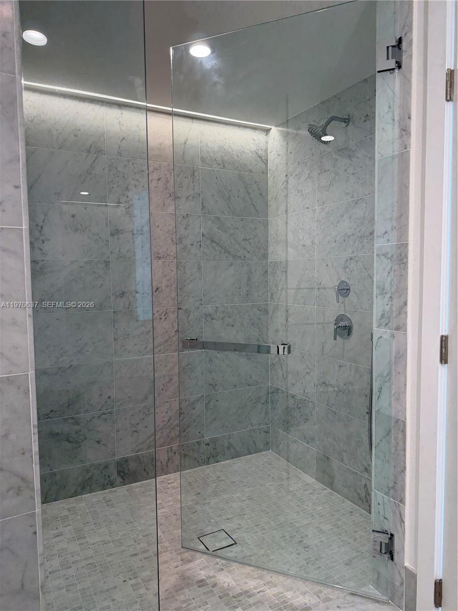 LA BAIA BAY HARBOR ISLANDS - Residential