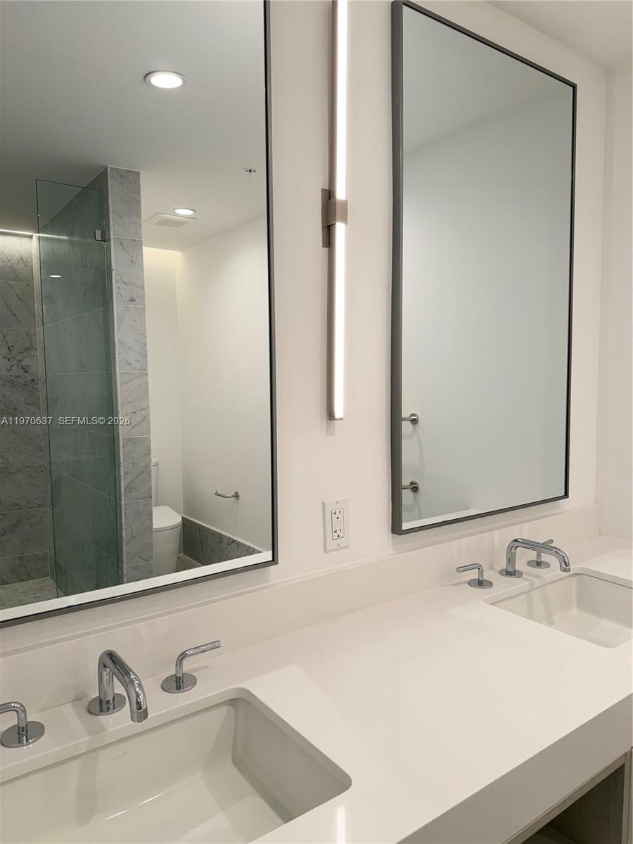 LA BAIA BAY HARBOR ISLANDS - Residential