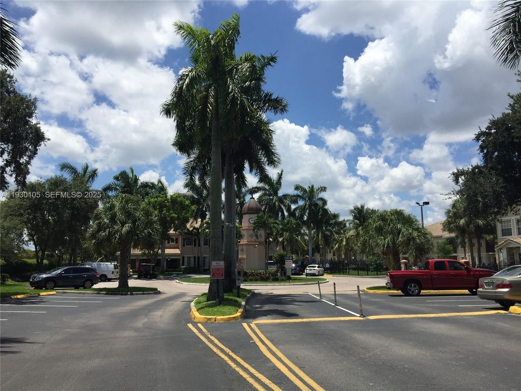 Photo of 802 Belmont Ln #1, North Lauderdale, FL 33068 (MLS # A11930105)