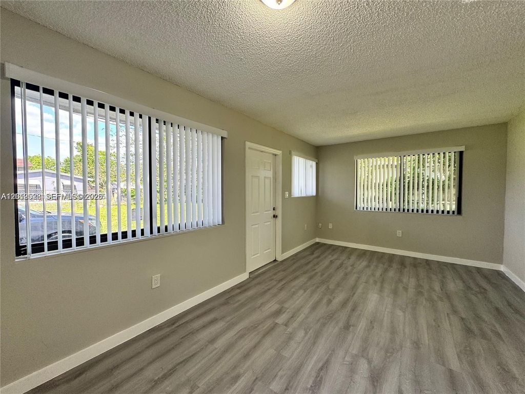 Photo of 2237 Taylor St #6B, Hollywood, FL 33020 (MLS # A12019528)