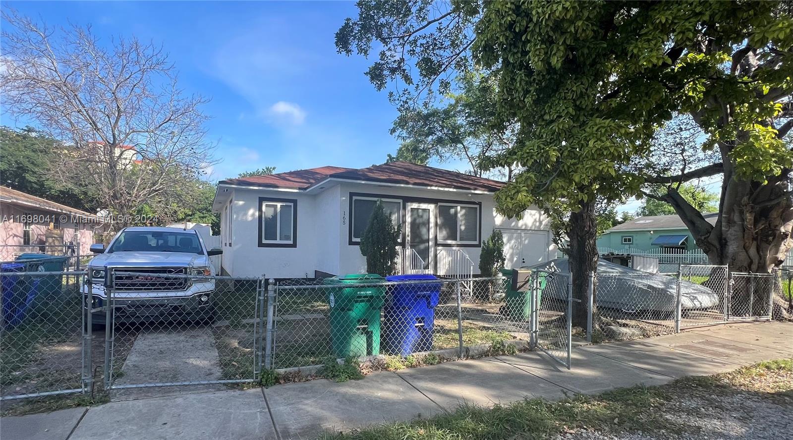 165 Ne 76th St St, Miami, Broward County, Florida - 2 Bedrooms  
1 Bathrooms - 