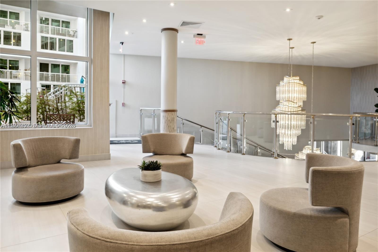 THE CARRIAGE HOUSE CONDO - Residential