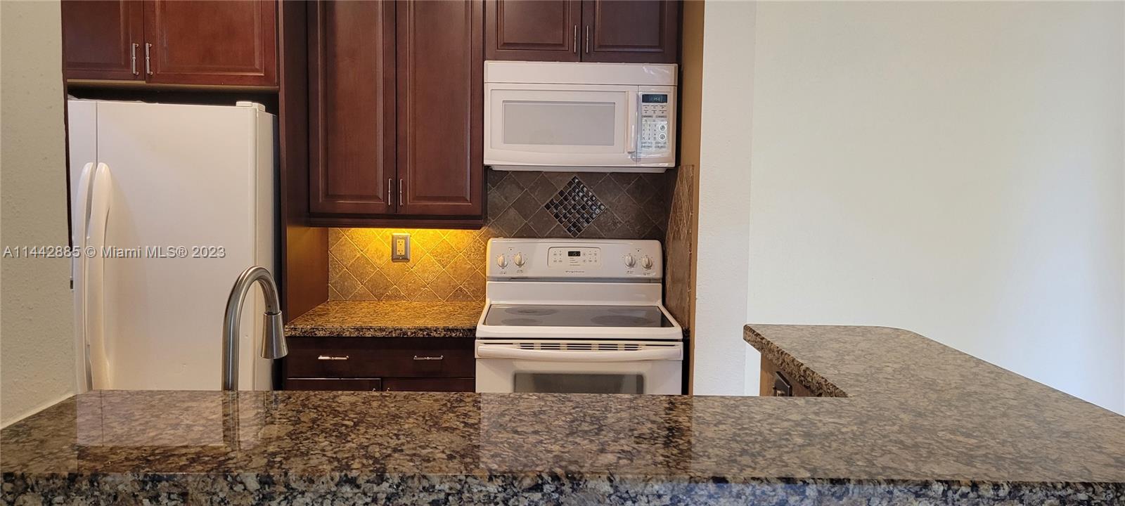 SAVANNAH AT RIVERSIDE CON - Residential Lease