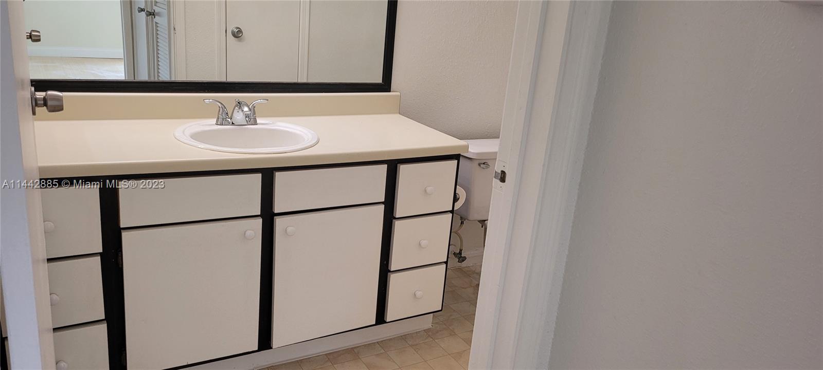 SAVANNAH AT RIVERSIDE CON - Residential Lease