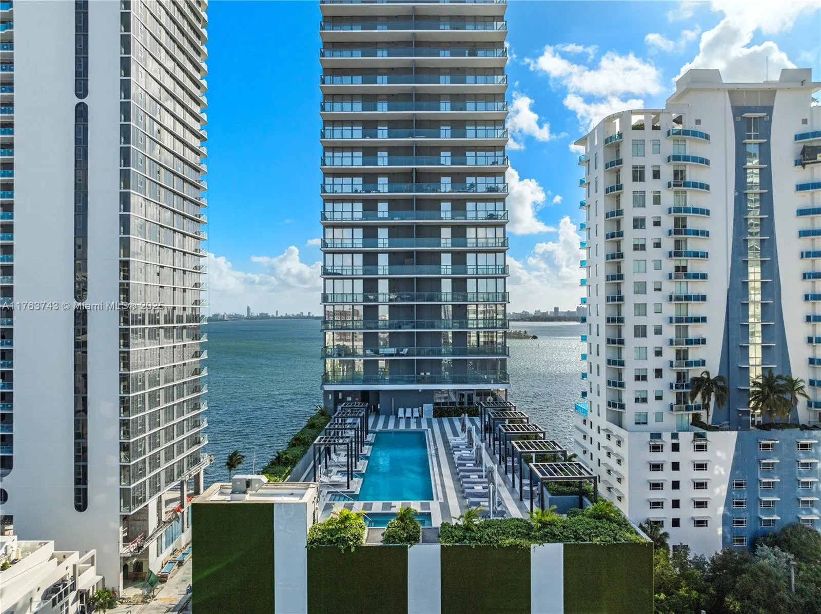 Miami, Florida 33137, United States, 4 Bedrooms Bedrooms, ,5 BathroomsBathrooms,Residential,Active,91805