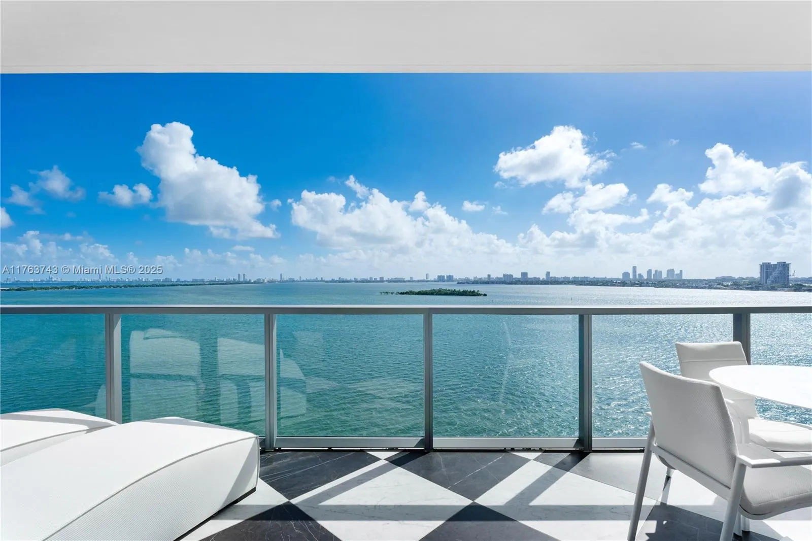 Miami, Florida 33137, United States, 4 Bedrooms Bedrooms, ,5 BathroomsBathrooms,Residential,Active,91805