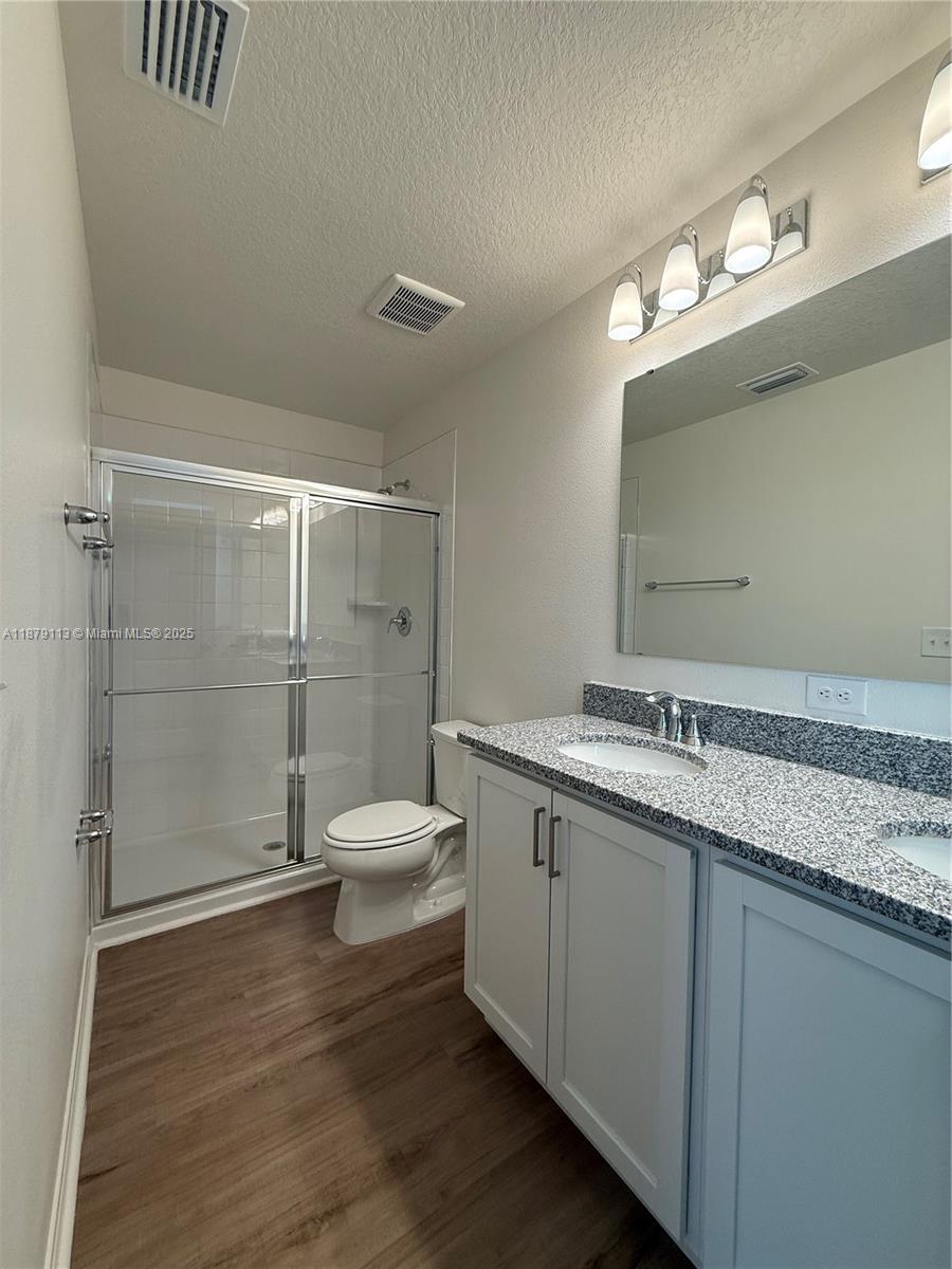 RESERVE AT FOREST LAKE - Residential Lease