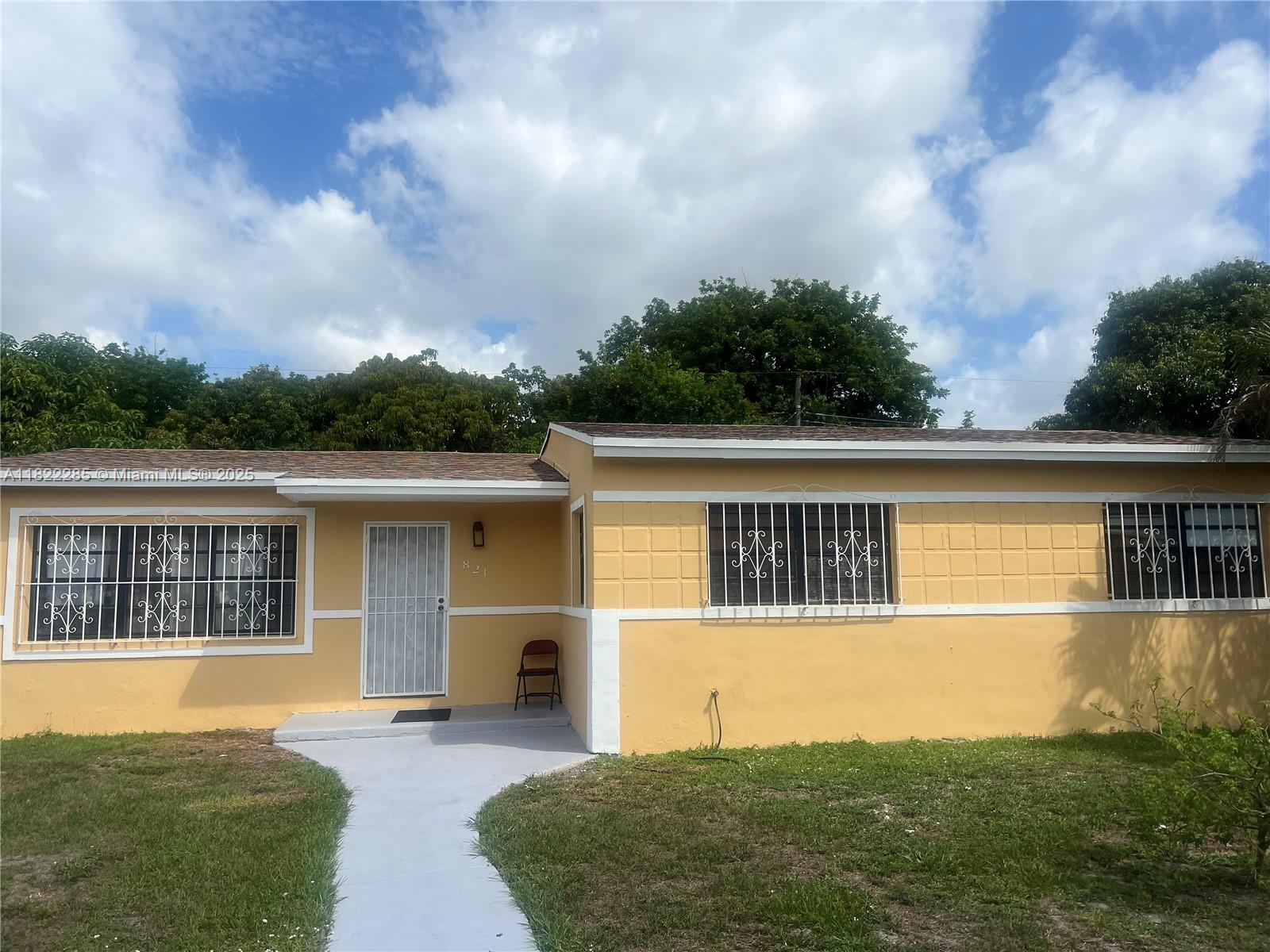 Property for Sale at 821 Nw 183rd Dr, Miami Gardens, Broward County, Florida - Bedrooms: 3 
Bathrooms: 2  - $465,000