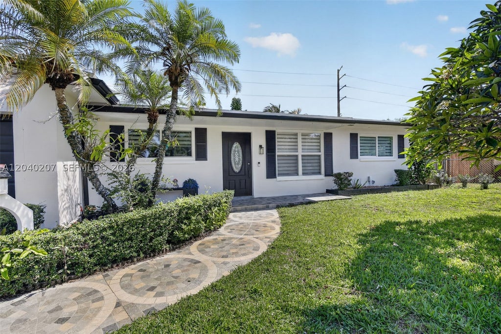 Photo of 2711 Arthur St, Hollywood, FL 33020 (MLS # A12040207)