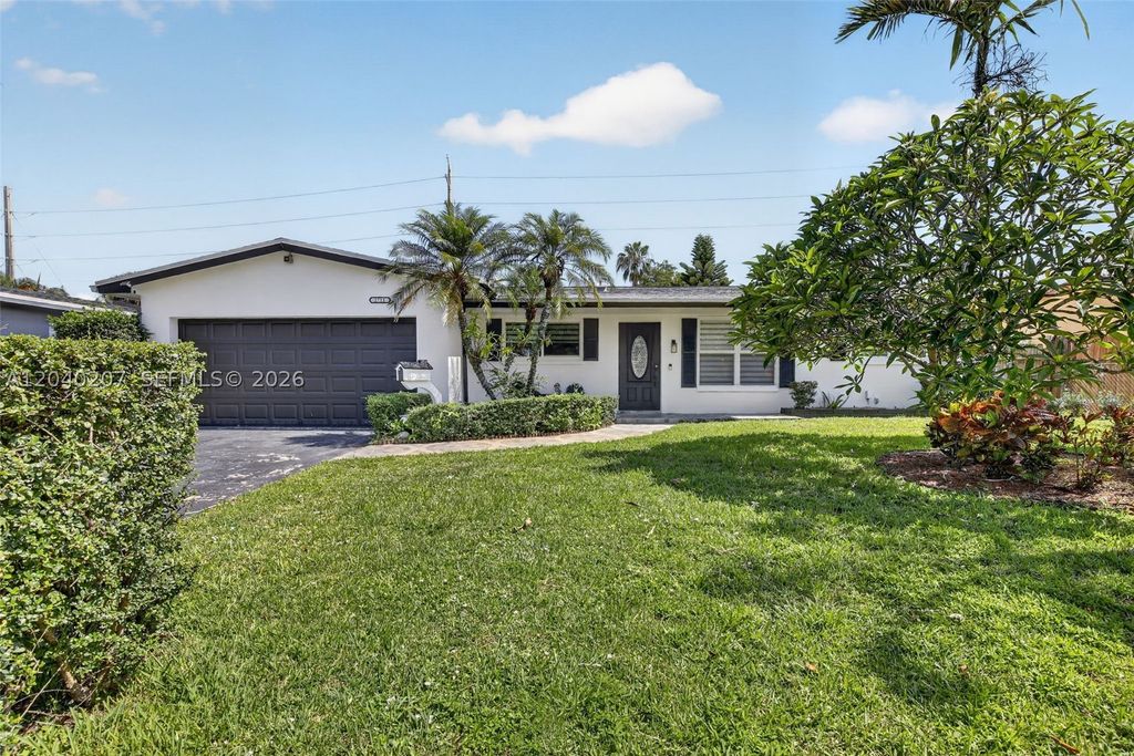 Photo of 2711 Arthur St, Hollywood, FL 33020 (MLS # A12040207)