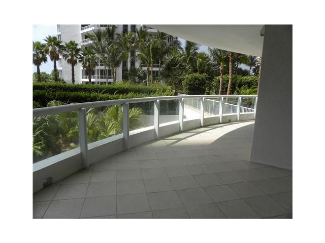 COMPLETELY REMODELED SPACIOUS ATLANTIC I AT THE POINT CONDO. 3 BEDROOM 3.5 BATH. OVER 3000 SQ FT. MARBLE FLOORS THROUGHOUT LIVING AREAS. CARPET IN BEDROOMS. NEW UPGRADED APPLIANCES WITH GRANITE COUNTERTOPS. INTERNET WIFI SIGNAL THROUGHOUT. WALK TO WATERWA YS SHOPS. BEAUTIFUL POINT SPA & TENNIS FACILITIES. EASY TO SHOW.....