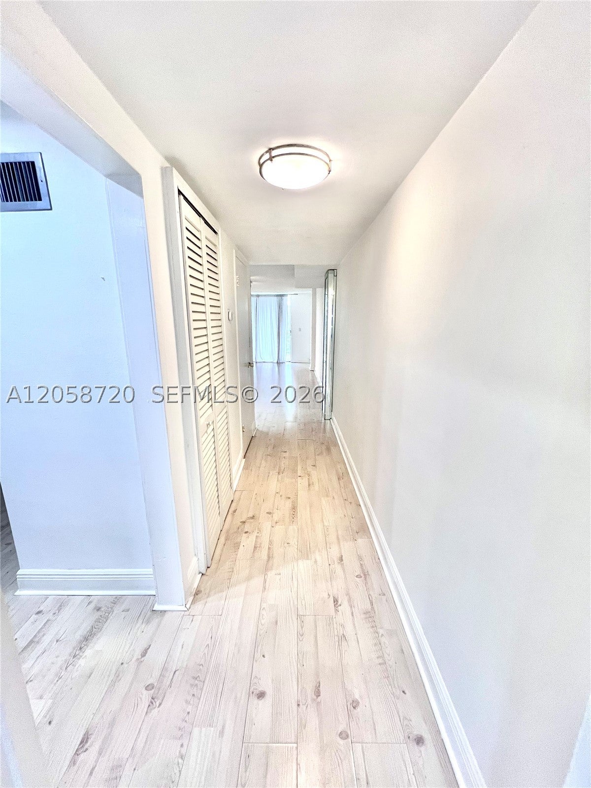 3660 NE 166th St 405