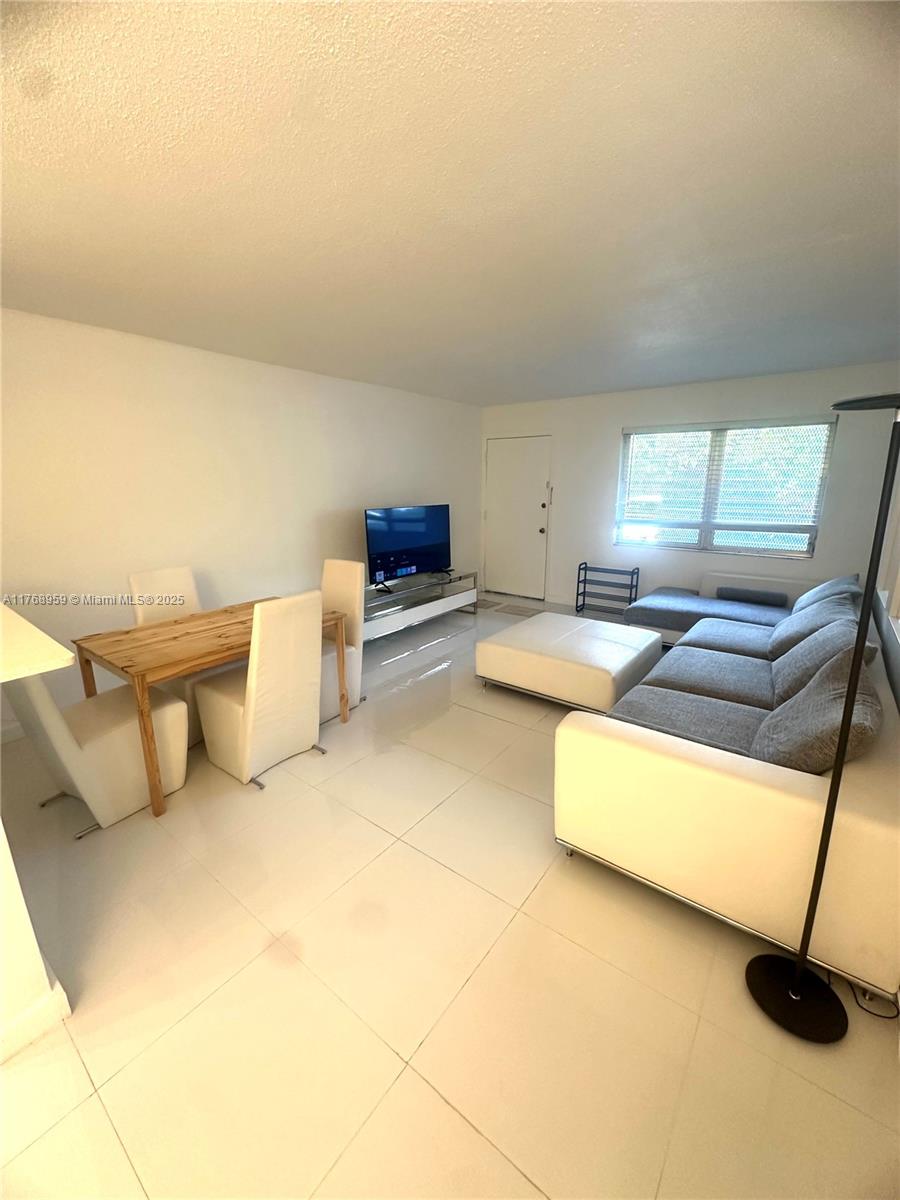 GOLDEN KEY CONDO, THE - Residential