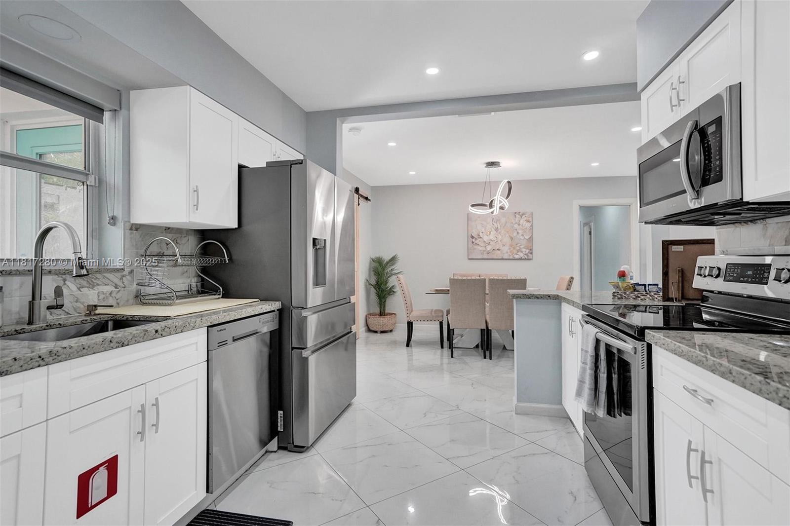 MARY-KNOLL - Residential