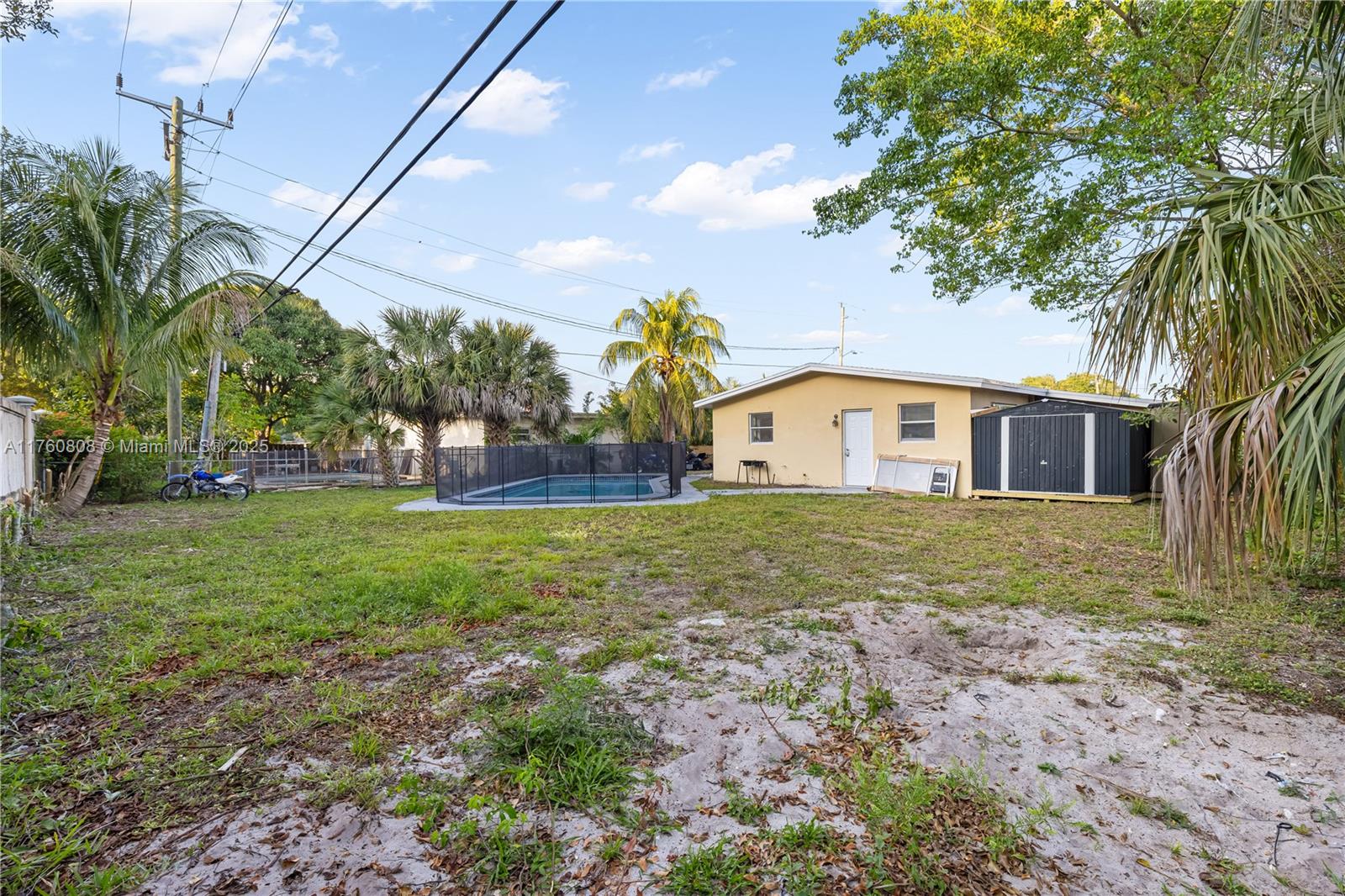 LAUDERDALE LAKES WEST GAT - Residential