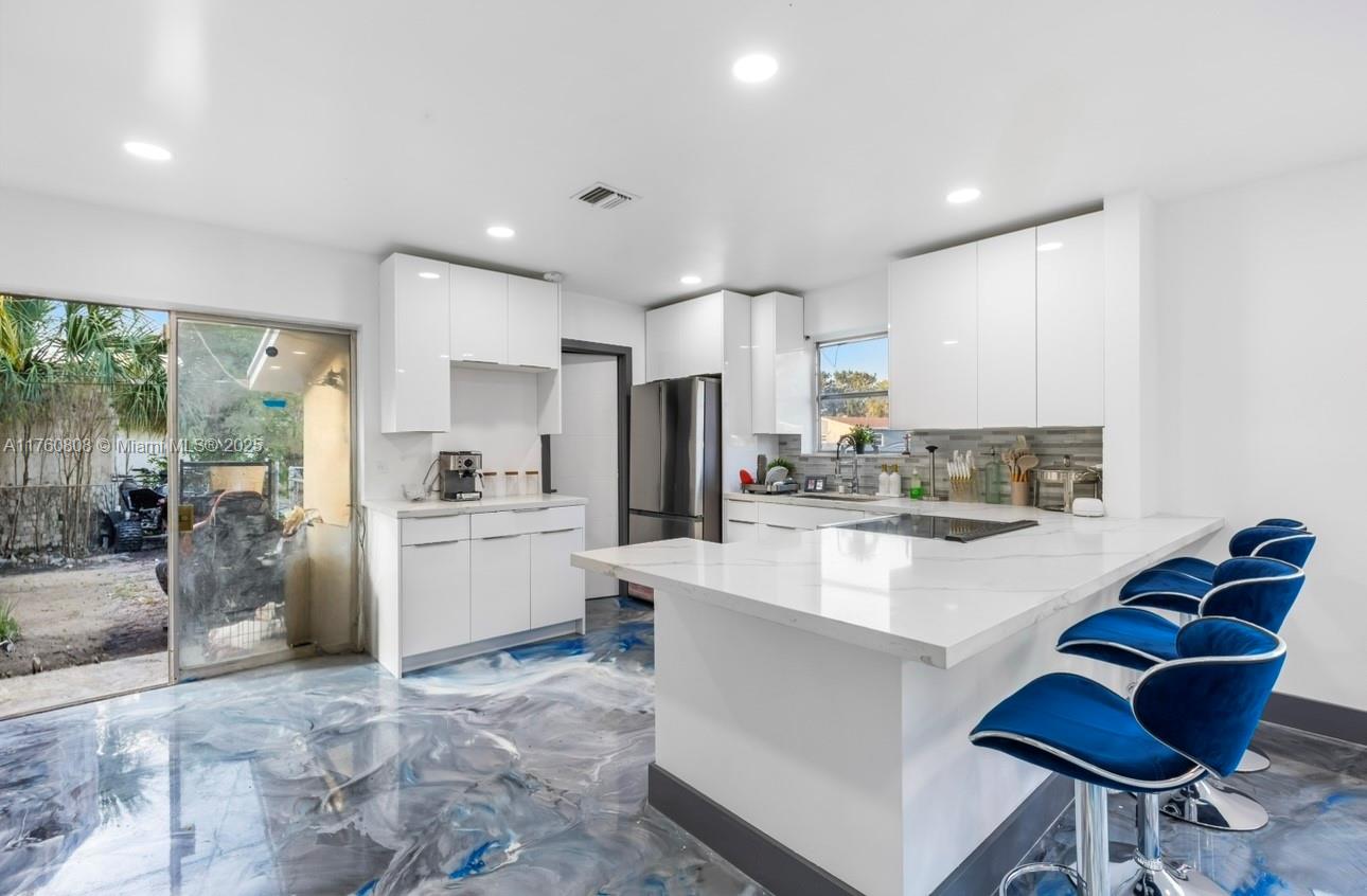 LAUDERDALE LAKES WEST GAT - Residential