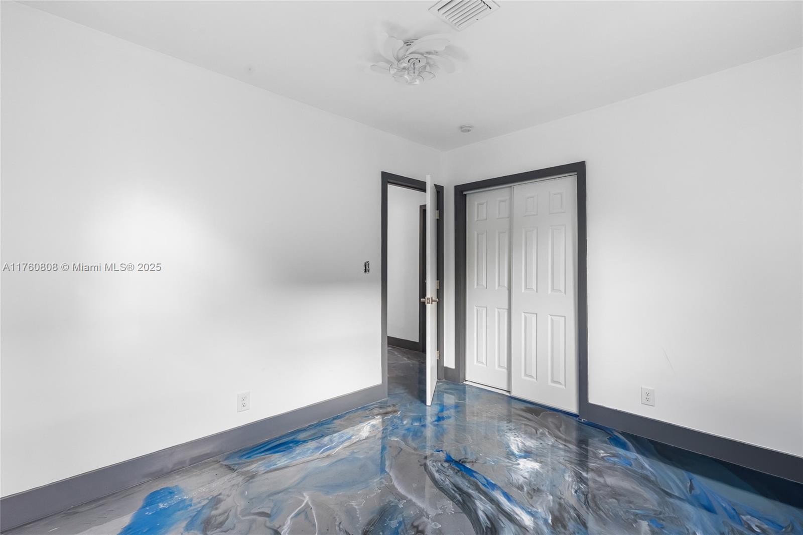LAUDERDALE LAKES WEST GAT - Residential