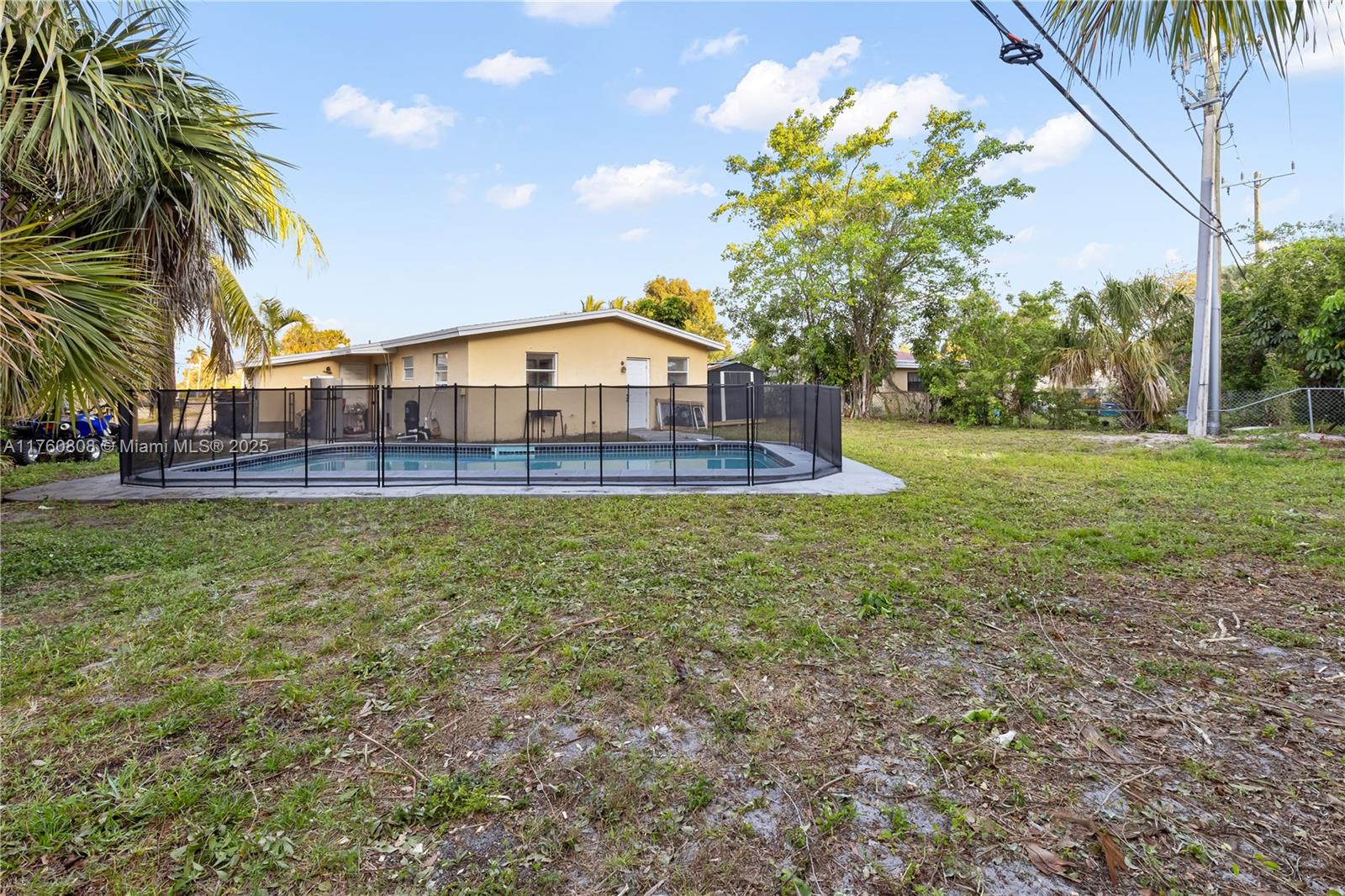 LAUDERDALE LAKES WEST GAT - Residential