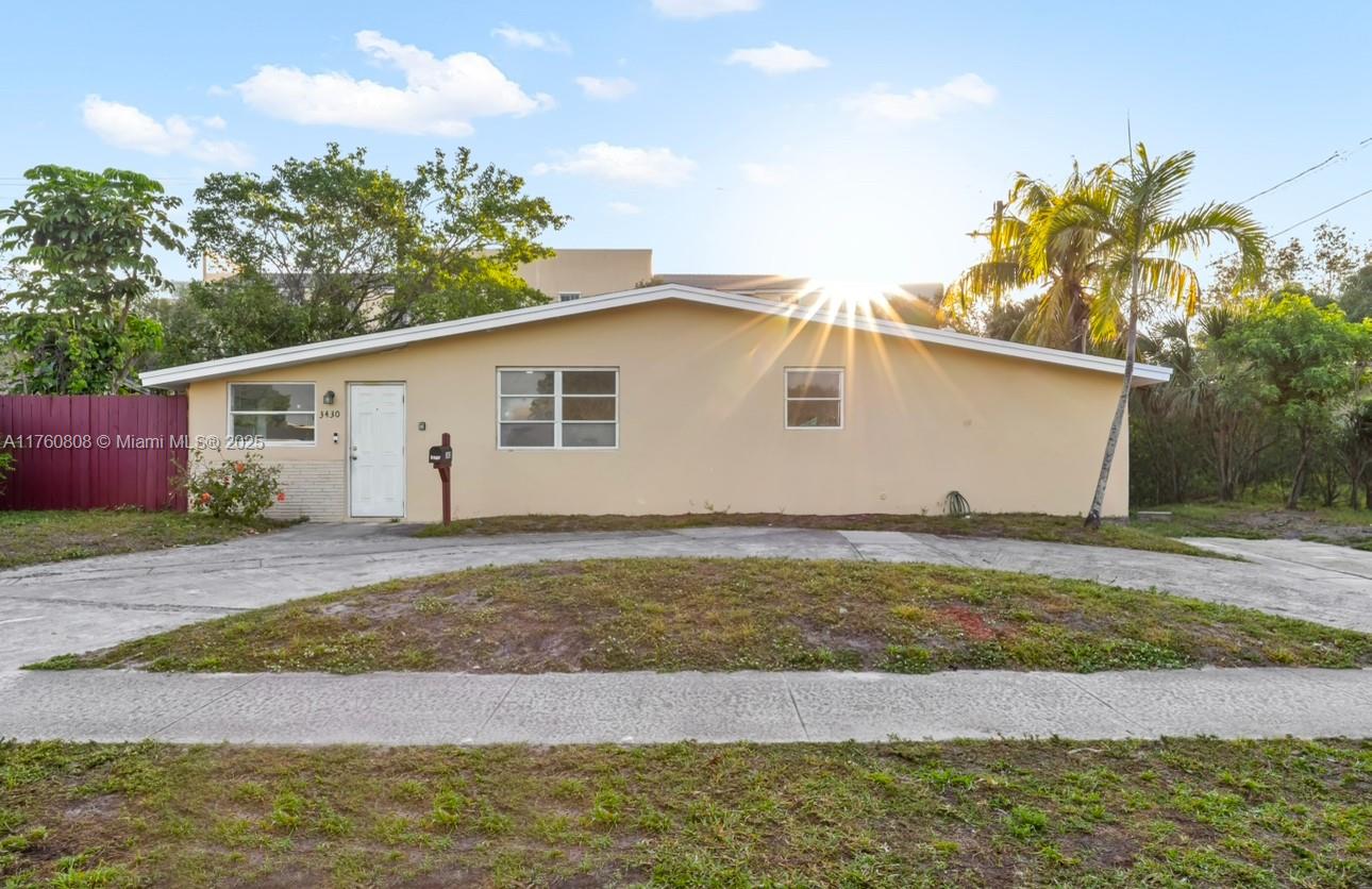 LAUDERDALE LAKES WEST GAT - Residential