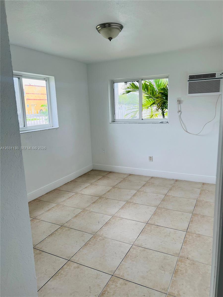 880 NE 18th Ave 3
