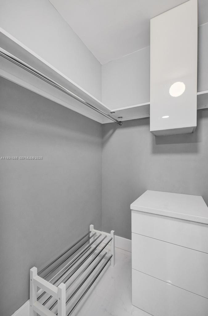 OCEANVIEW BUILDING B COND - Residential