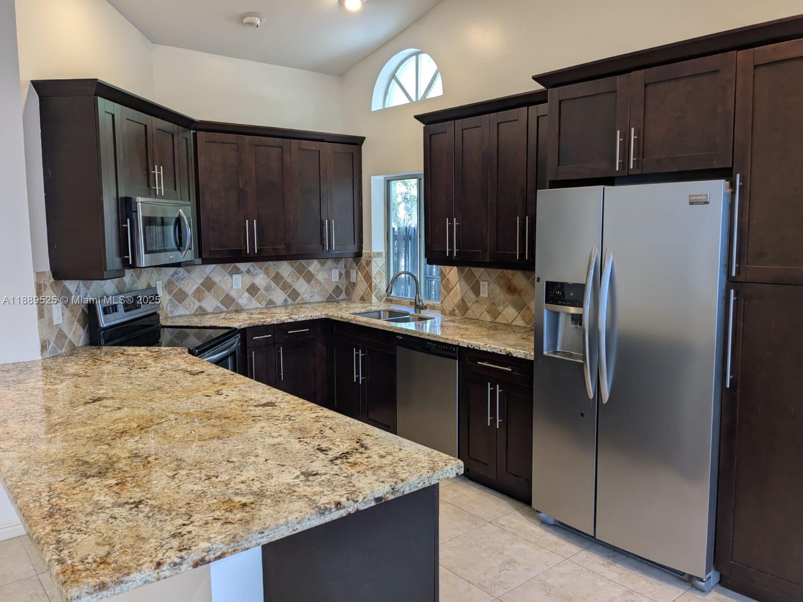 COUNTRY ISLES GARDEN HOME - Residential Lease