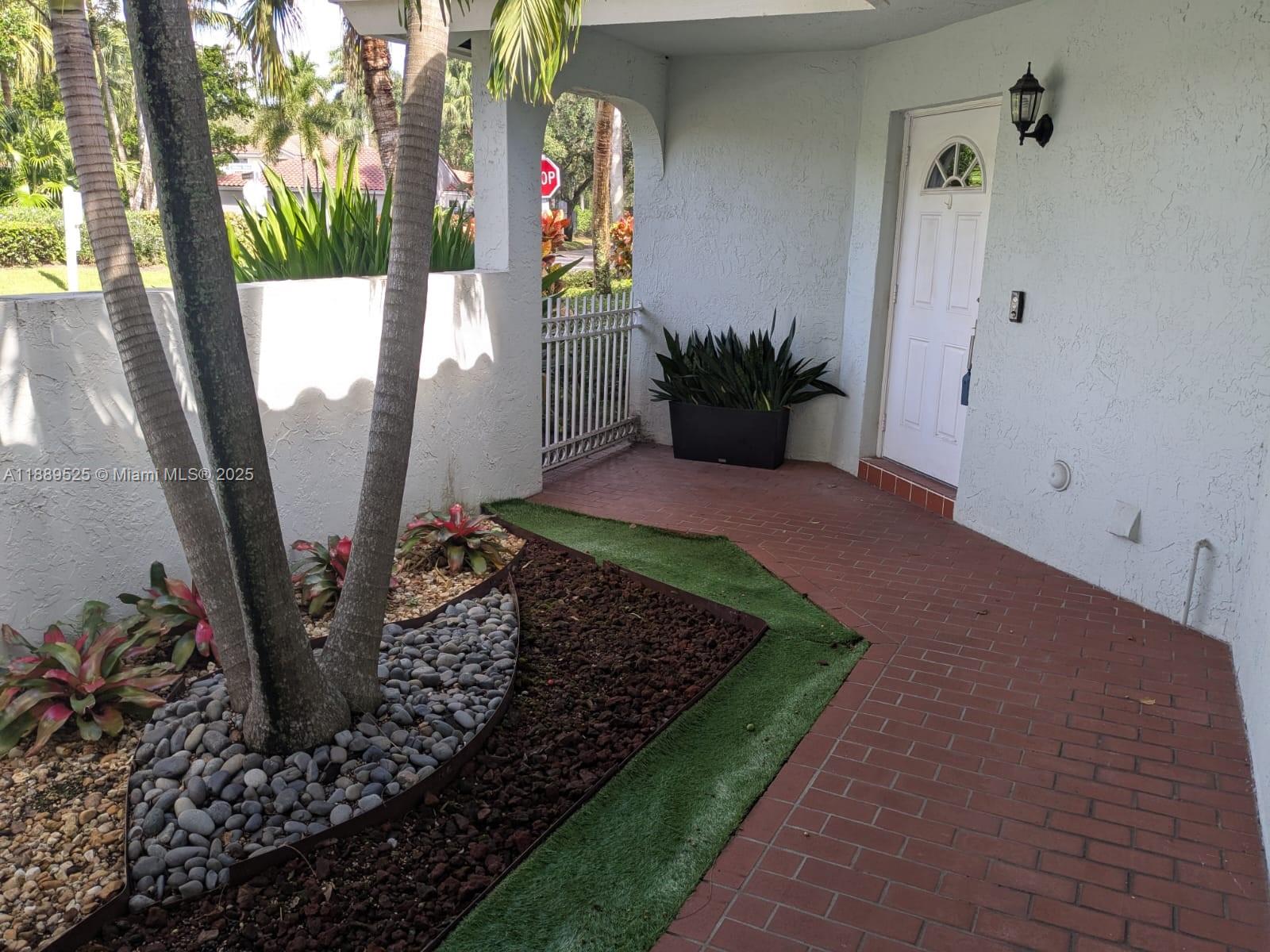 COUNTRY ISLES GARDEN HOME - Residential Lease