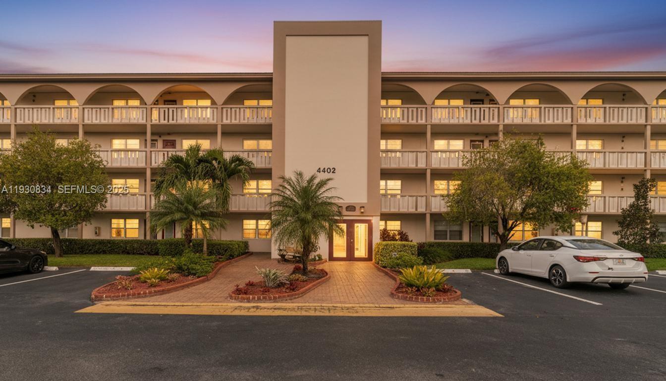 MARTINIQUE VILLAGE II C C - Residential