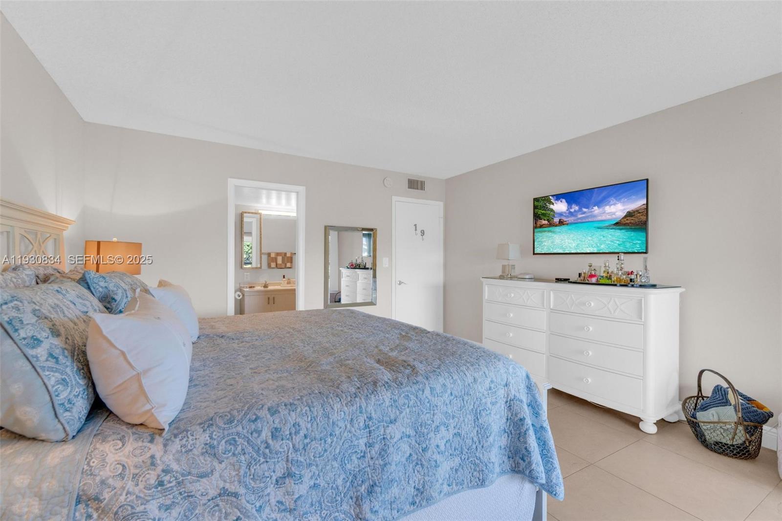 MARTINIQUE VILLAGE II C C - Residential