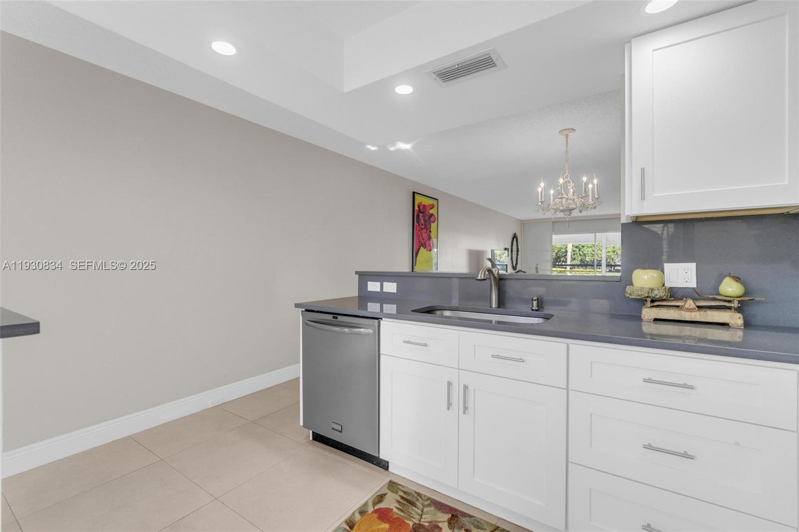 MARTINIQUE VILLAGE II C C - Residential