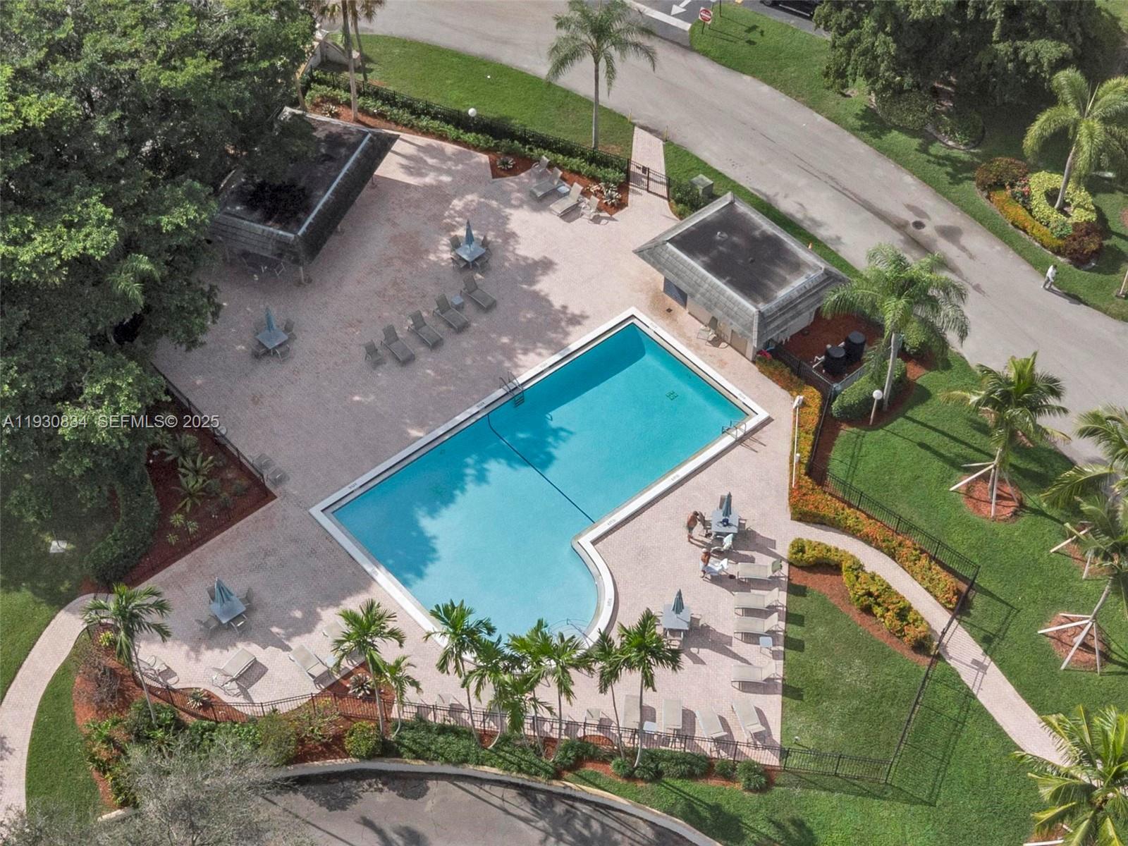 MARTINIQUE VILLAGE II C C - Residential