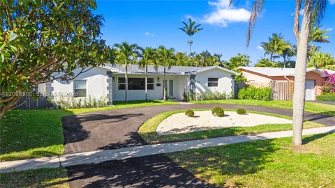 Photo of 5401 Fillmore St, Hollywood, FL 33021 (MLS # A12098500)