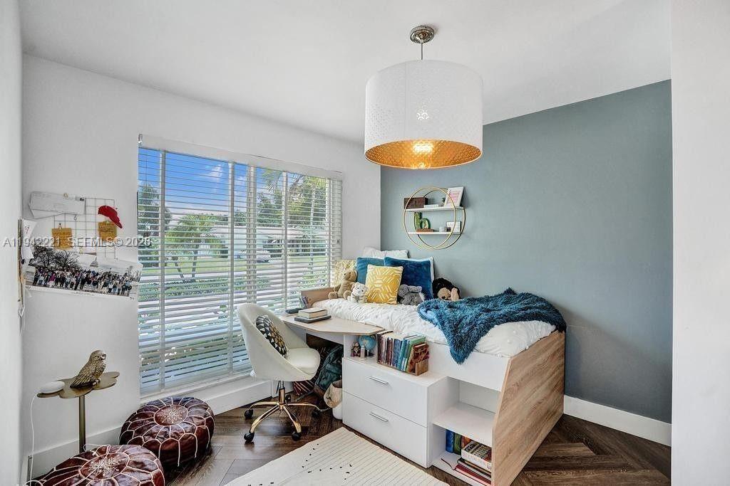 IMPERIAL POINT 5 SEC - Residential