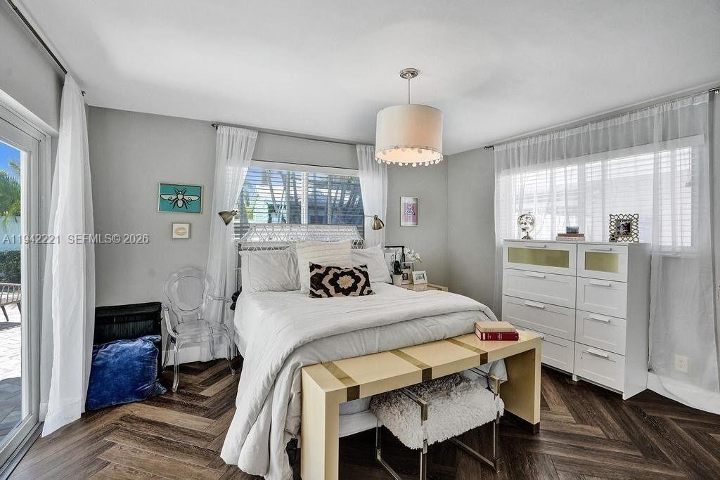 IMPERIAL POINT 5 SEC - Residential