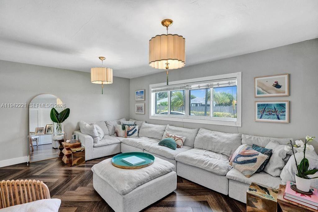 IMPERIAL POINT 5 SEC - Residential