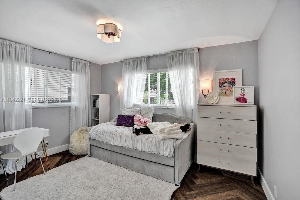 IMPERIAL POINT 5 SEC - Residential