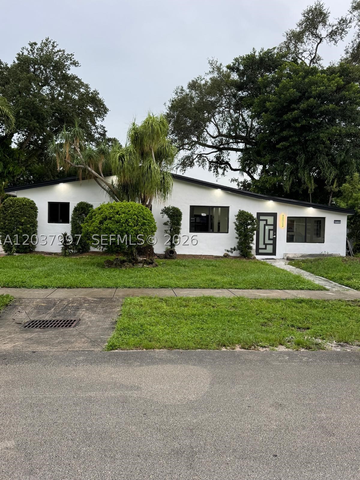 4120 SW 31st Dr