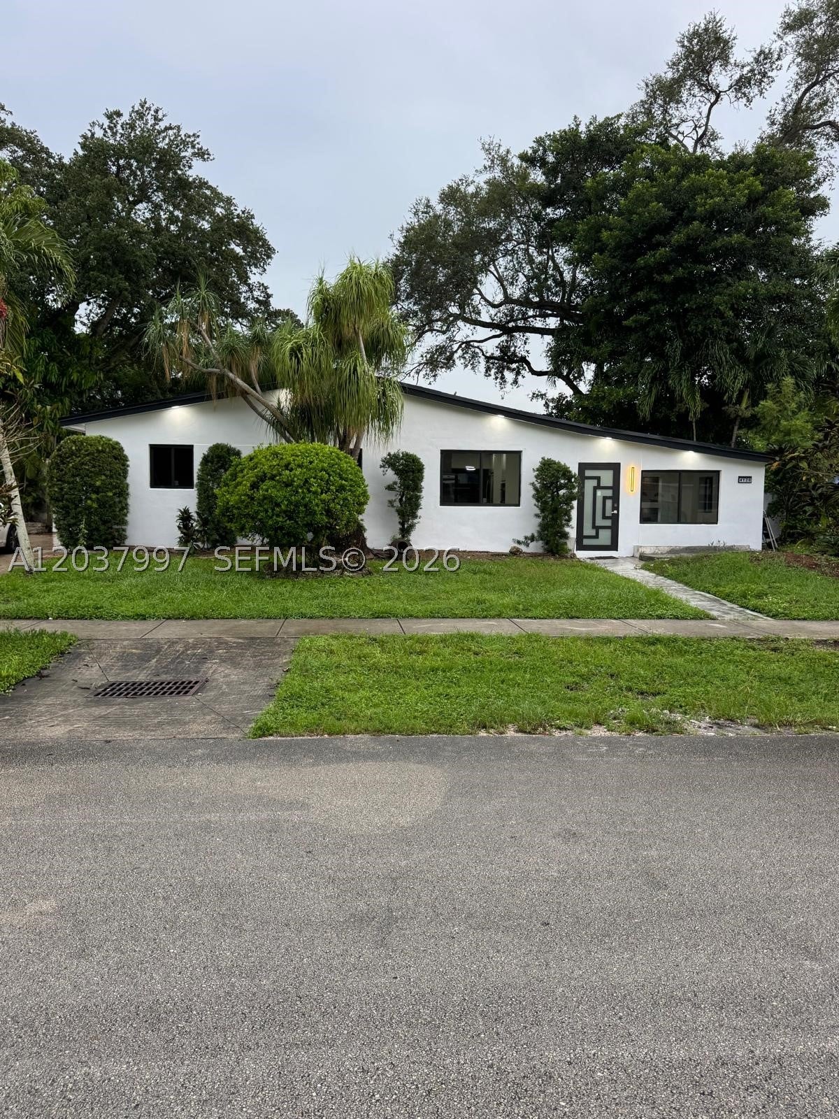 4120 SW 31st Dr