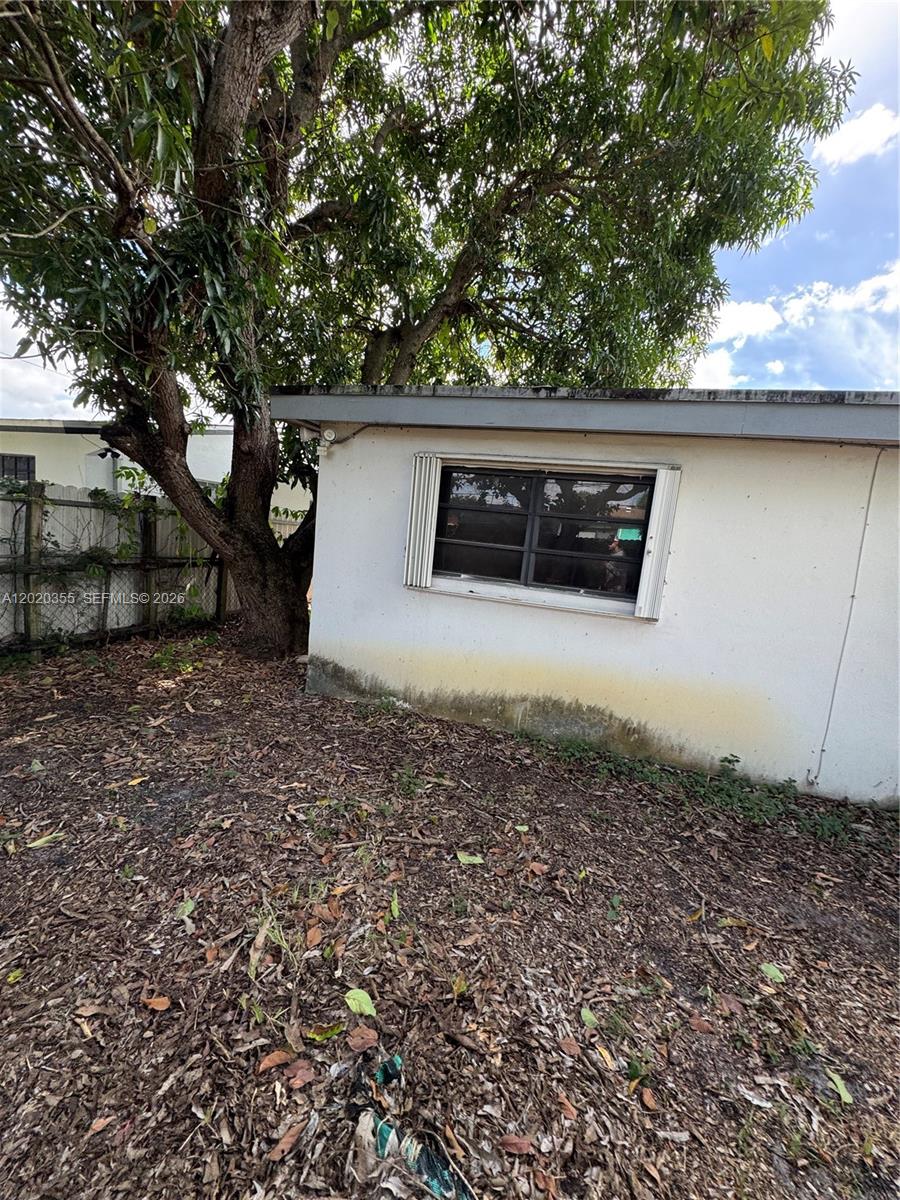 1251 NW 190th St