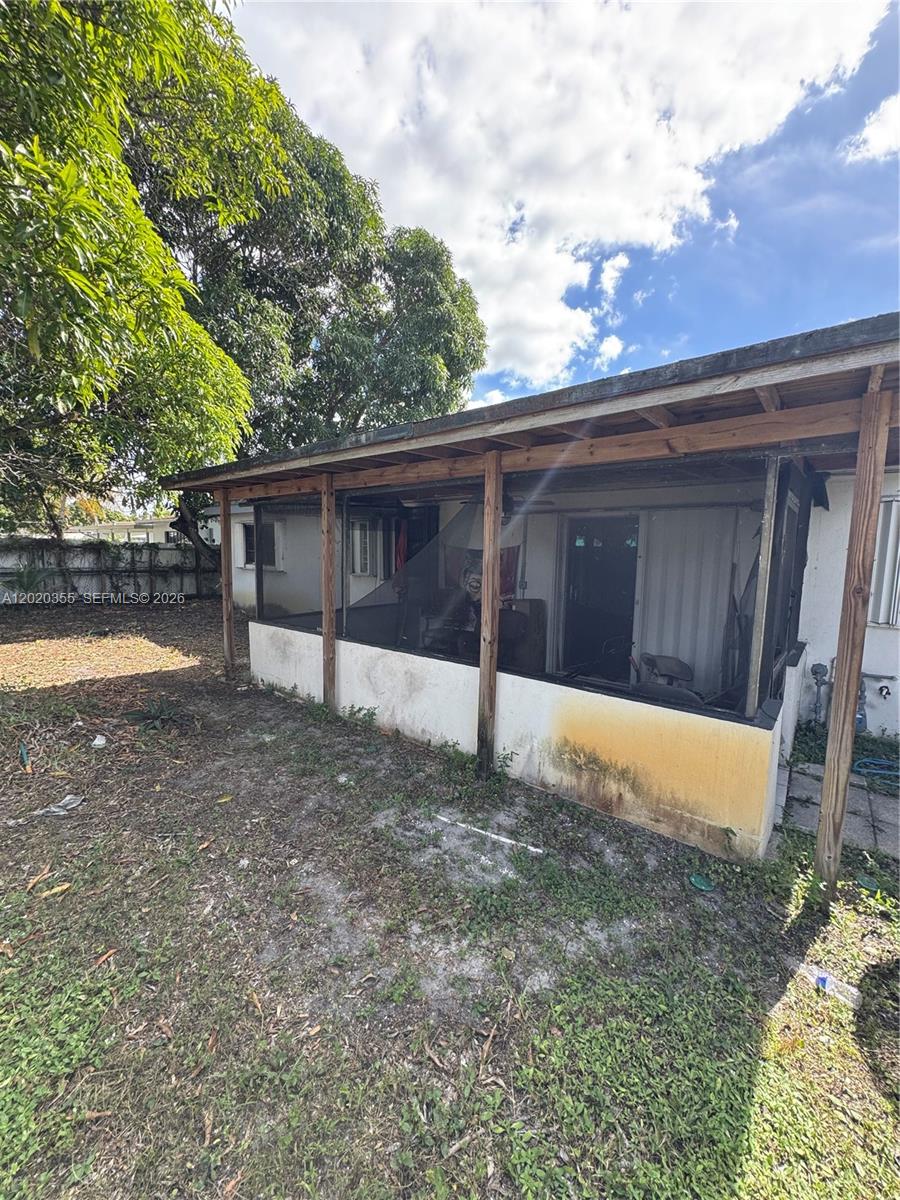 1251 NW 190th St