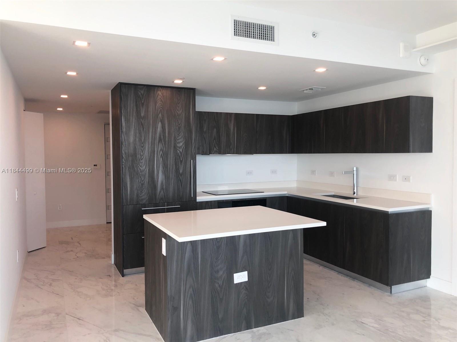 3131 NE 7th Ave 4101