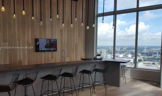 CENTRO CONDO - Residential Lease