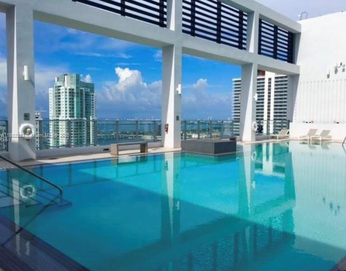 CENTRO CONDO - Residential Lease