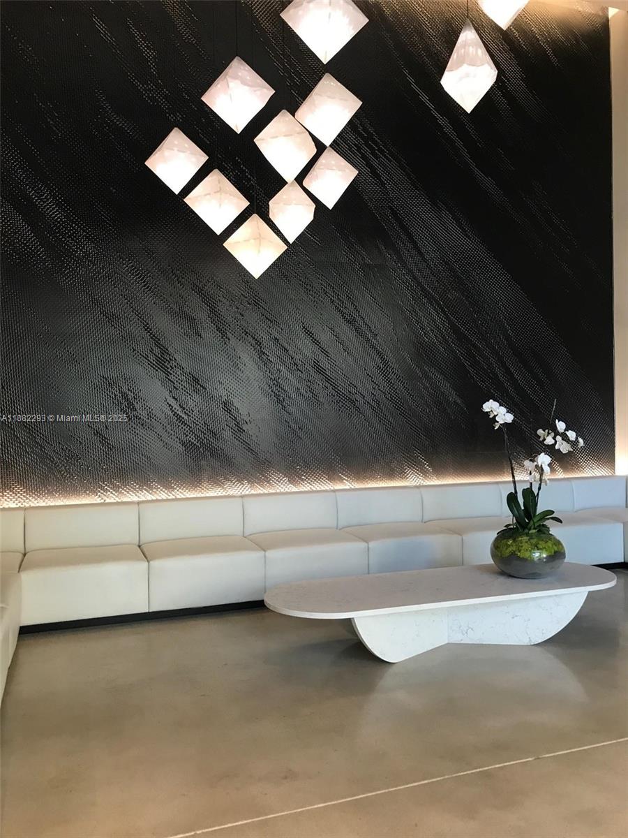 CENTRO CONDO - Residential Lease
